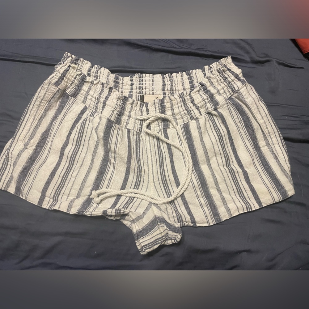 Roxy shorts size large